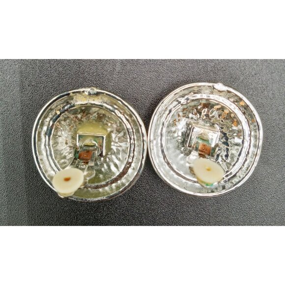 White Silver 1.5 Inch Button Clip-on Earrings Light Weight 1980s Vintage Jewelry - Picture 11 of 13